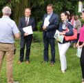 Jean-Philippe Maître, responsable des espaces verts et de la voierie du CH La Chartreuse, Jean-Yves Pian, Président du Conseil de Surveillance du CH La Chartreuse, Patrice Château, adjoint au maire de Dijon chargé de l’environnement, Aline Ferrière, conseillère municipale, présidente de la commission de quartier de la Fontaine d’Ouche,Stéphanie Modde, adjointe au maire de Dijon chargée de l’écologie urbaine et du cadre de vie,