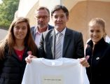 Jean-Yves Pian – Président du Conseil de Surveillance du CH La Chartreuse, Bruno MADELPUECH – Directeur et Mary CHAPPE et Camille LERCH joueuses au Dijon Football Côte d’Or Féminin (DFCO