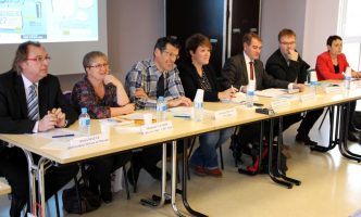 Stéphane Bruant – CHU Dijon, Pierre-Henri Daure – Directeur FEDOSAD, Florence Hortala – Mutualité Française, Henri Mazue – Président Maison des Parents, Lionel Meunier – Mutualité Française, Nadine Montandon – Sous-directrice CPAM régulation et relations avec les professionnels de santé, Gislaine Vachon – Cadre de santé CHU Dijon.