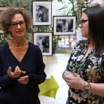 Vernissage de l’exposition « Les résidents et Peyo » Dr Marie LOMBARD, gériatre aux « Vergers de La Chartreuse » et Lydie Gaillardin (aide-soignante aux Vergers de La Chartreuse