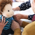 Les poupées empathiques des « Vergers de La Chartreuse » du CHLC Les poupées empathiques des « Vergers de La Chartreuse » du CHLC