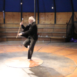 Atelier de jonglage avec Jérôme Thomas - Cirque Lili et CHLC Atelier de jonglage avec Jérôme Thomas - Cirque Lili et CHLC