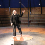 Atelier de jonglage avec Jérôme Thomas - Cirque Lili et CHLC Atelier de jonglage avec Jérôme Thomas - Cirque Lili et CHLC