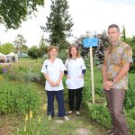 Journée mondiale sans tabac au CHLC Dorine PETOT, cadre de santé - Dr Souad MAACH et François MARTIN, Directeur du CHLC -