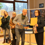 Michelle Bichon, directrice des soins, appelle l'une des équipes récompensée (unité Saint Exupéry) Michelle Bichon, directrice des soins, appelle l'une des équipes récompensée (unité Saint Exupéry)