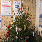 Le sapin de la cafétéria ! Le sapin de la cafétéria !