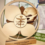 Ce trophée s’accompagne d’une dotation de 1 000 €. Ce trophée s’accompagne d’une dotation de 1 000 €.