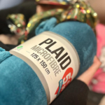 Parmi les cadeaux offerts : des veilleuses, des carnets, des balles sensorielles ou encore des plaids. Parmi les cadeaux offerts : des veilleuses, des carnets, des balles sensorielles ou encore des plaids.