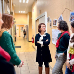 Kildine BATAILLE-BENNETZ, adjointe à la maire de Dijon, était présente pour échanger avec les jeunes, les membres de l'association ANEMONE et les équipes du CHLC. Kildine BATAILLE-BENNETZ, adjointe à la maire de Dijon, était présente pour échanger avec les jeunes, les membres de l'association ANEMONE et les équipes du CHLC.