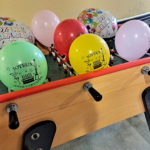 Un babyfoot plein de ballons pour l'occasion ! Un babyfoot plein de ballons pour l'occasion !