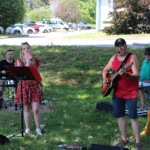 Fête de la Musique à l'ombre des platanes avec le groupe Flyin Pen Fête de la Musique à l'ombre des platanes avec le groupe Flyin Pen