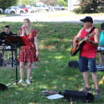 Fête de la Musique à l'ombre des platanes avec le groupe Flyin Pen Fête de la Musique à l'ombre des platanes avec le groupe Flyin Pen