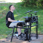 Fête de la Musique à l'ombre des platanes avec le groupe Flyin Pen Fête de la Musique à l'ombre des platanes avec le groupe Flyin Pen