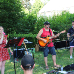 Fête de la Musique à l'ombre des platanes avec le groupe Flyin Pen Fête de la Musique à l'ombre des platanes avec le groupe Flyin Pen