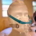 Les visiteurs ont pu essayer des masques et appareils contre l'apnée du sommeil. Les visiteurs ont pu essayer des masques et appareils contre l'apnée du sommeil.