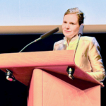 Emmanuelle JUAN, directrice du CH La Chartreuse, a rappelé le rôle du C2RB comme centre référent en réhabilitation psychosociale et en intervention précoce, aujourd’hui reconnu bien au-delà du territoire bourguignon.