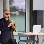 Le saxophoniste et clarinettiste Andrea GUIDOTTI a accompagné en musique l'inauguration Le saxophoniste et clarinettiste Andrea GUIDOTTI a accompagné en musique l'inauguration